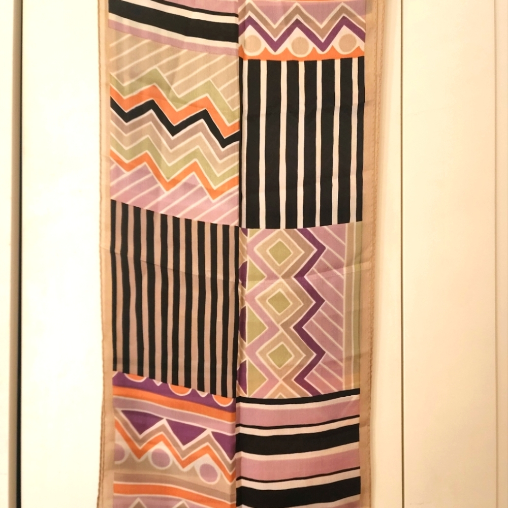 Oscar de la Renta 100% silk scarf